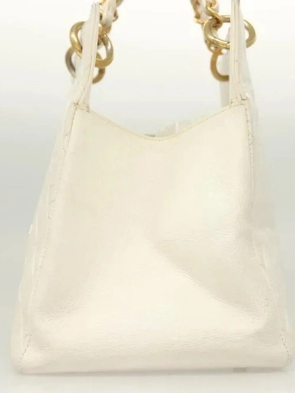 CHANEL brand	chanel color	white
