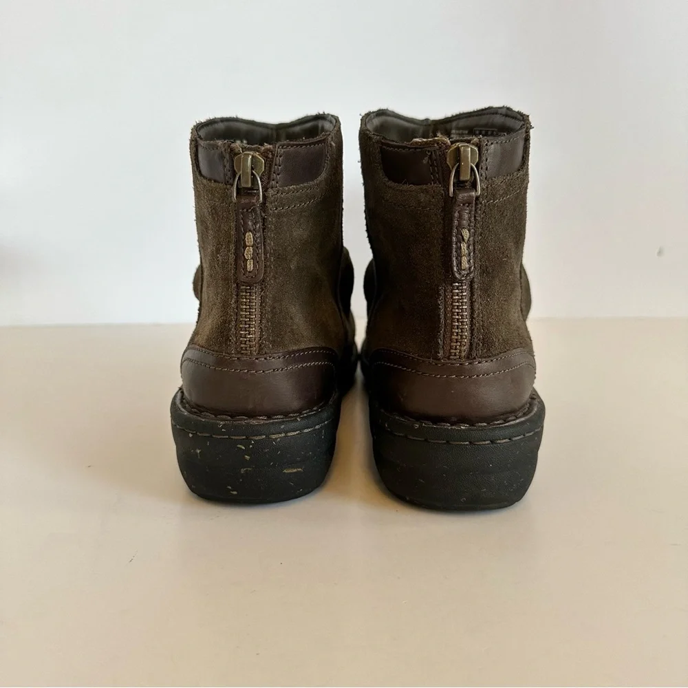 Clarks Avington Swan Brown Suede Ankle‎ Boots 7W Slouchy Comfort