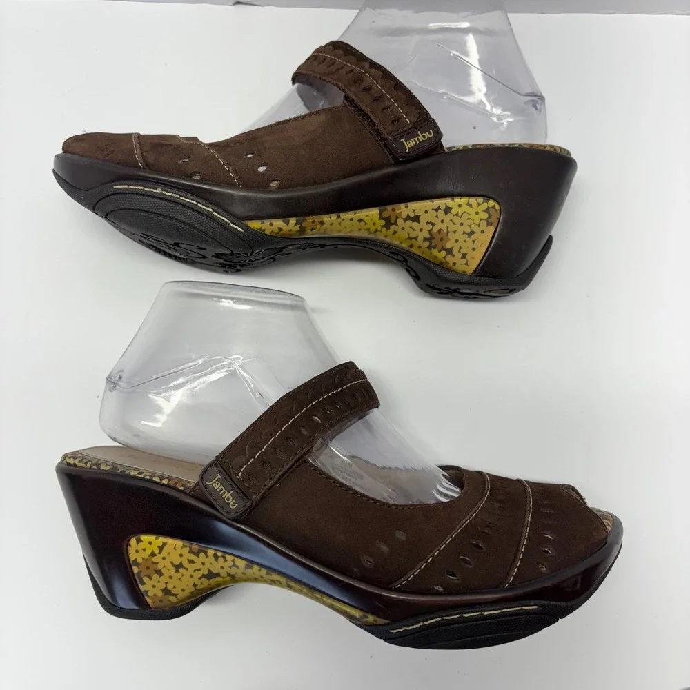 Jambu Touring Wedge Sandals 8.5M Brown Suede Peep Toe Floral Comfort Boho