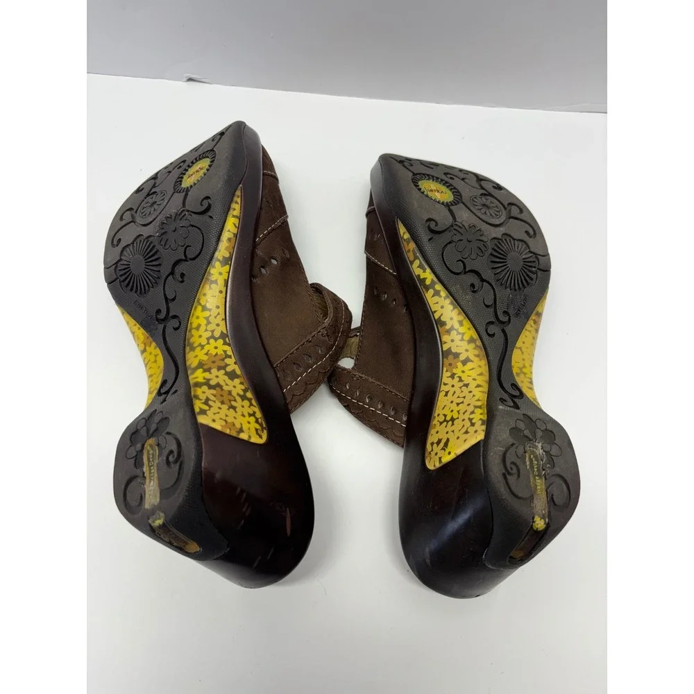 Jambu Touring Wedge Sandals 8.5M Brown Suede Peep Toe Floral Comfort Boho