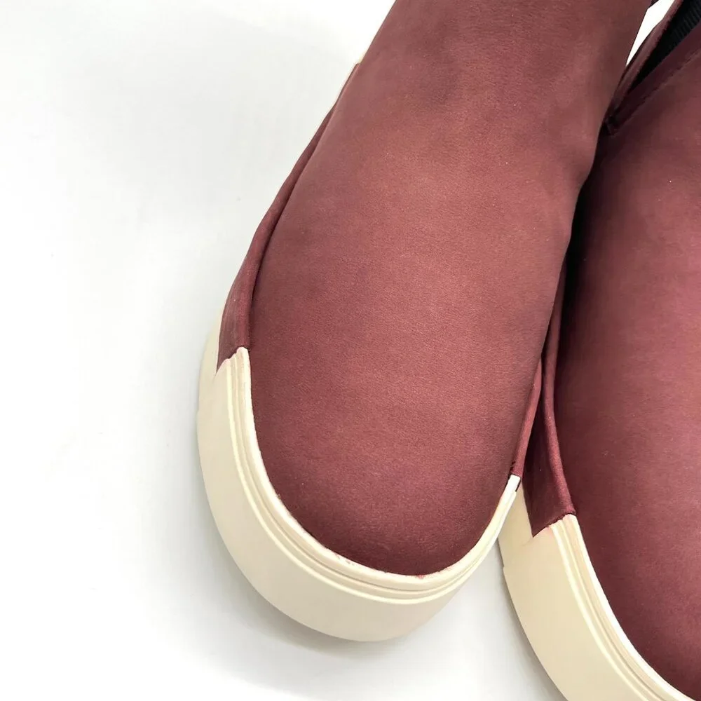 J/SLIDES slides women
