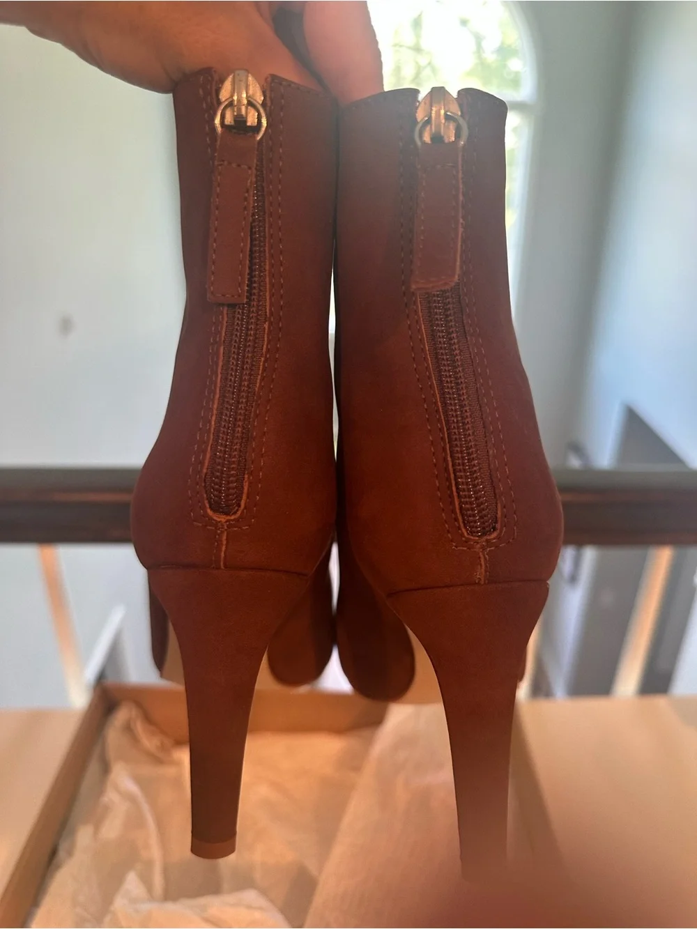 Steve Madden closure rear clean