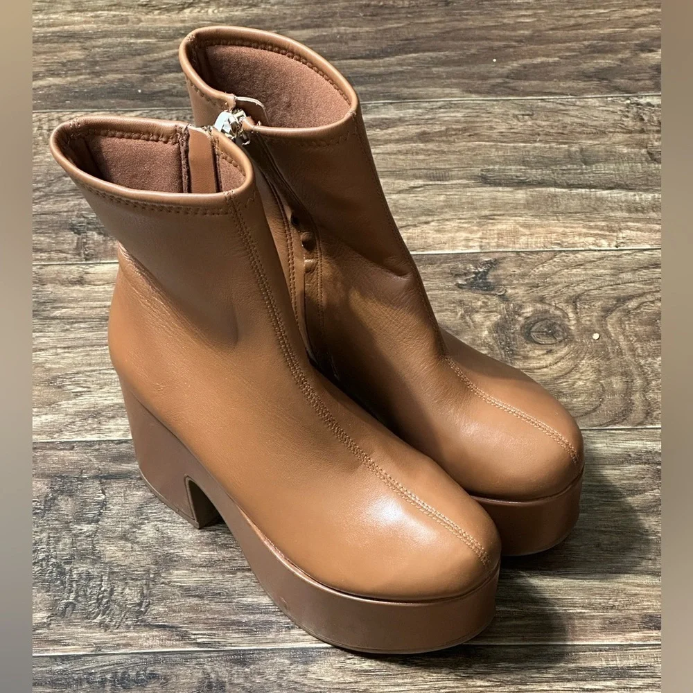 Larroude Miso‎ Platform Boots Size 5