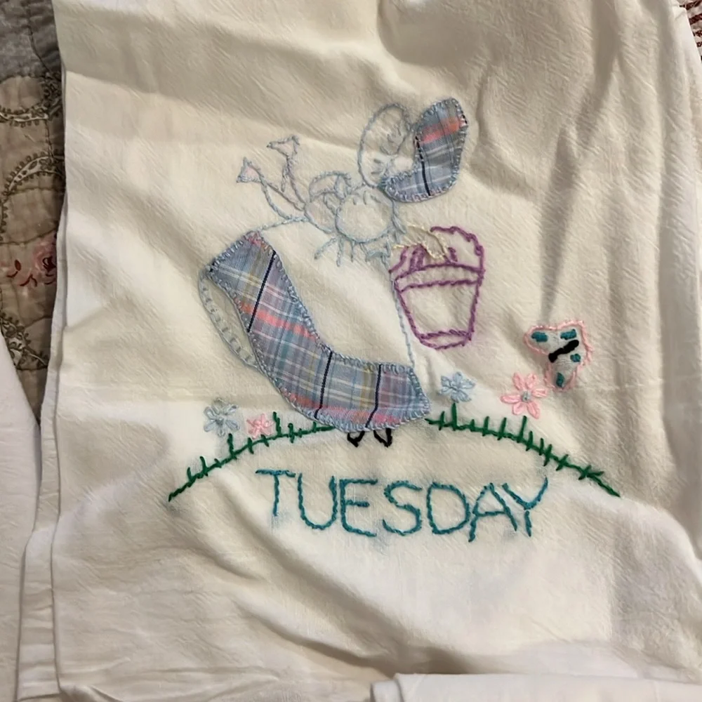 Vintage Days of the Week kitchen towels set