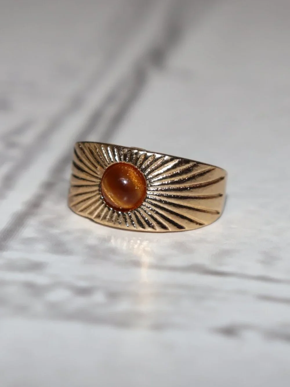 Vintagejelyfish nwot gold