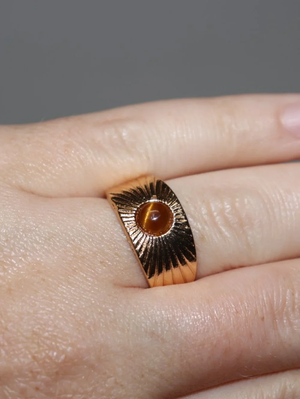 Vintagejelyfish nwot gold