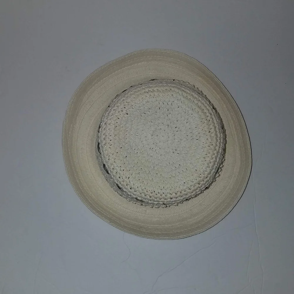 Hat. Wide rim. Straw.