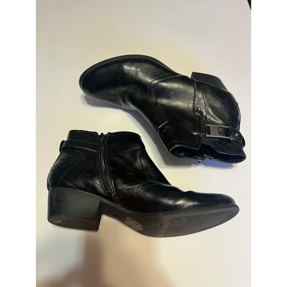 Unisa Women's Black Leather Ankle‎ Boots Size 7M Zipper Block Heel