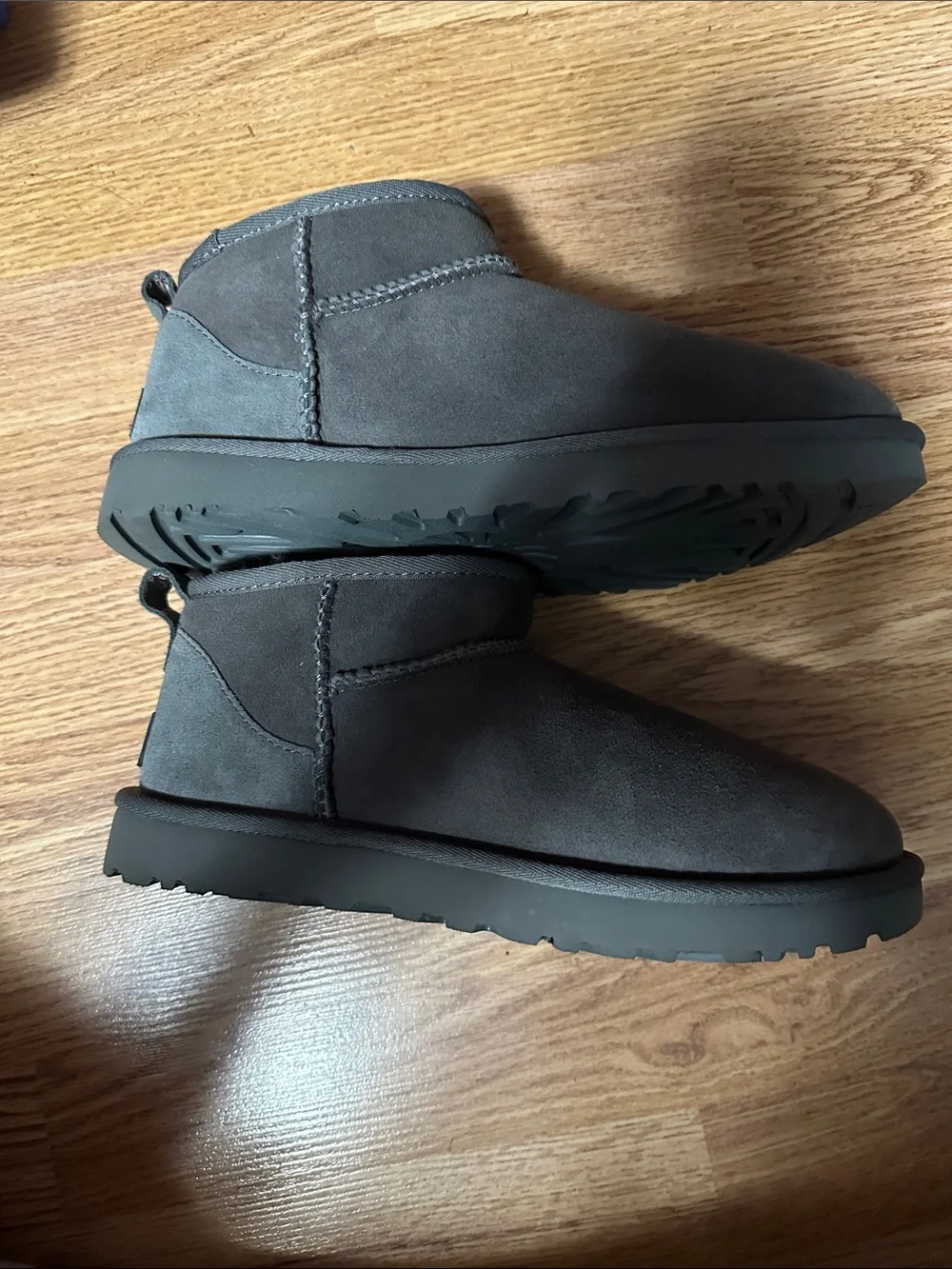 UGG short suede