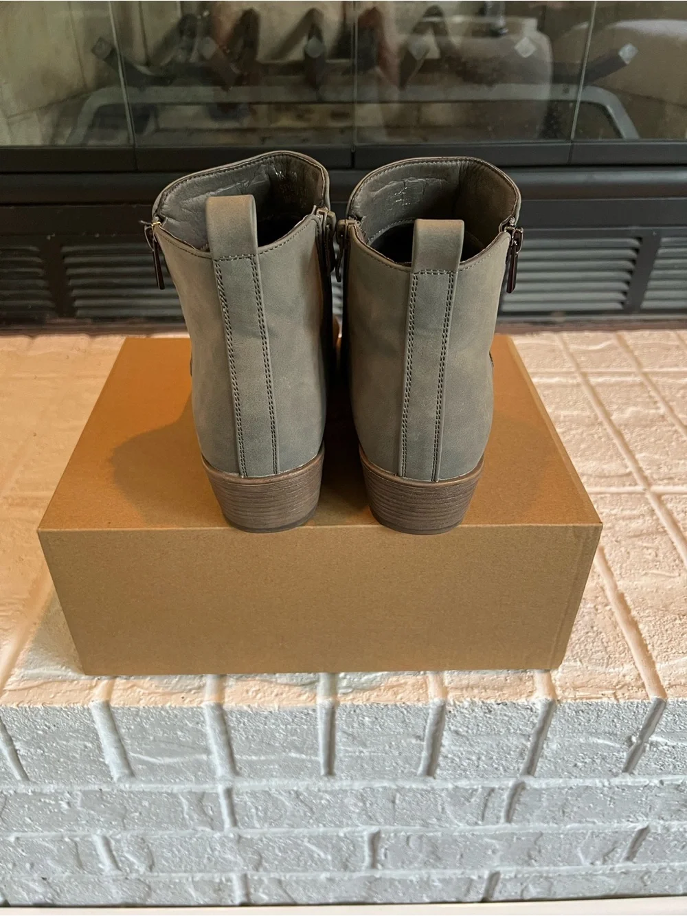 Jeossy Milan Grey Ankle Boots – Women's Size 9, Low Heel Ankle Booties -with box