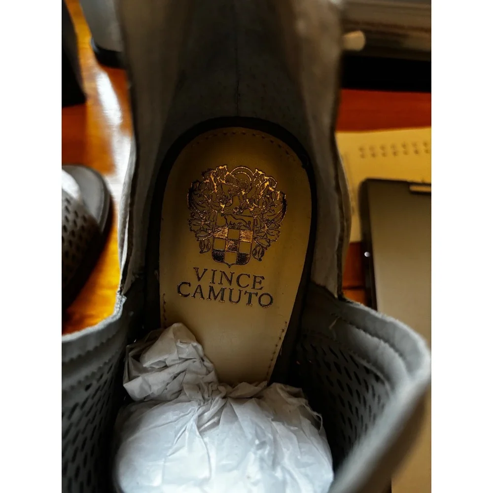 Vince Camuto vince camuto