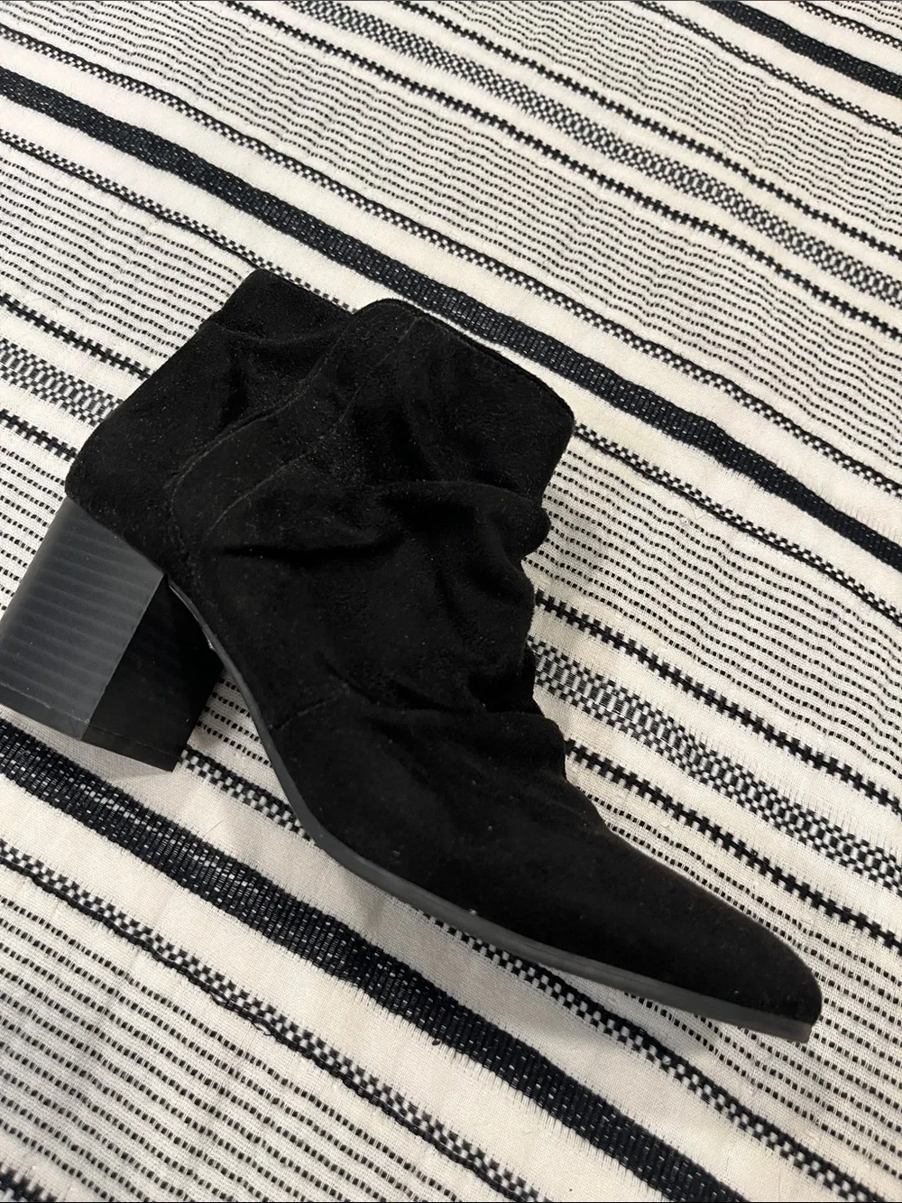 N/A stylish black