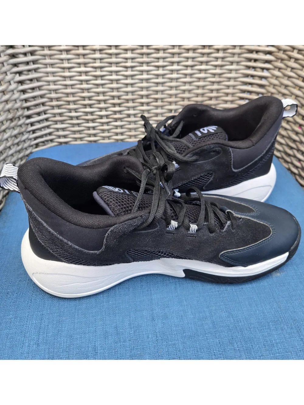Under Armour Curry Black Men's Basketball Shoes Size 12.