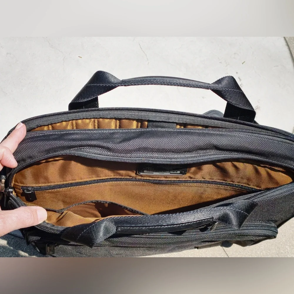 Tumi like new