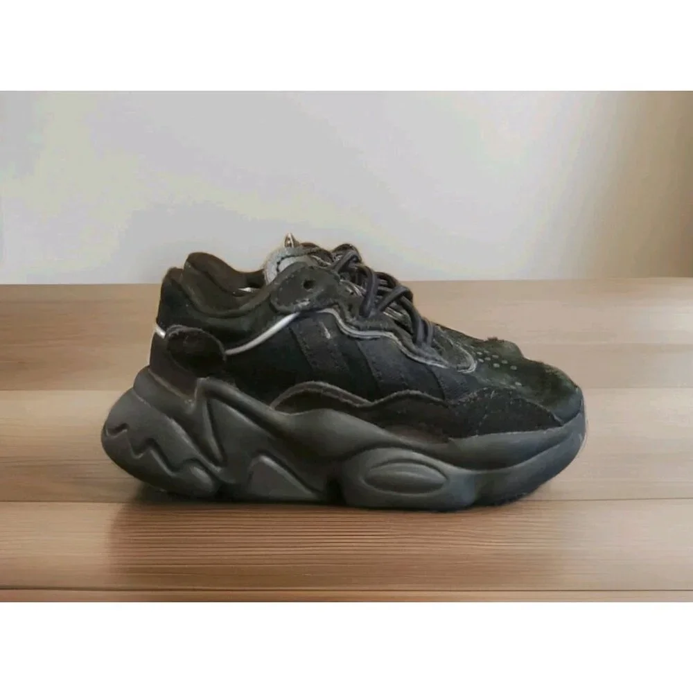 Adidas Ozweego Toddler Size 6.5 Black‎