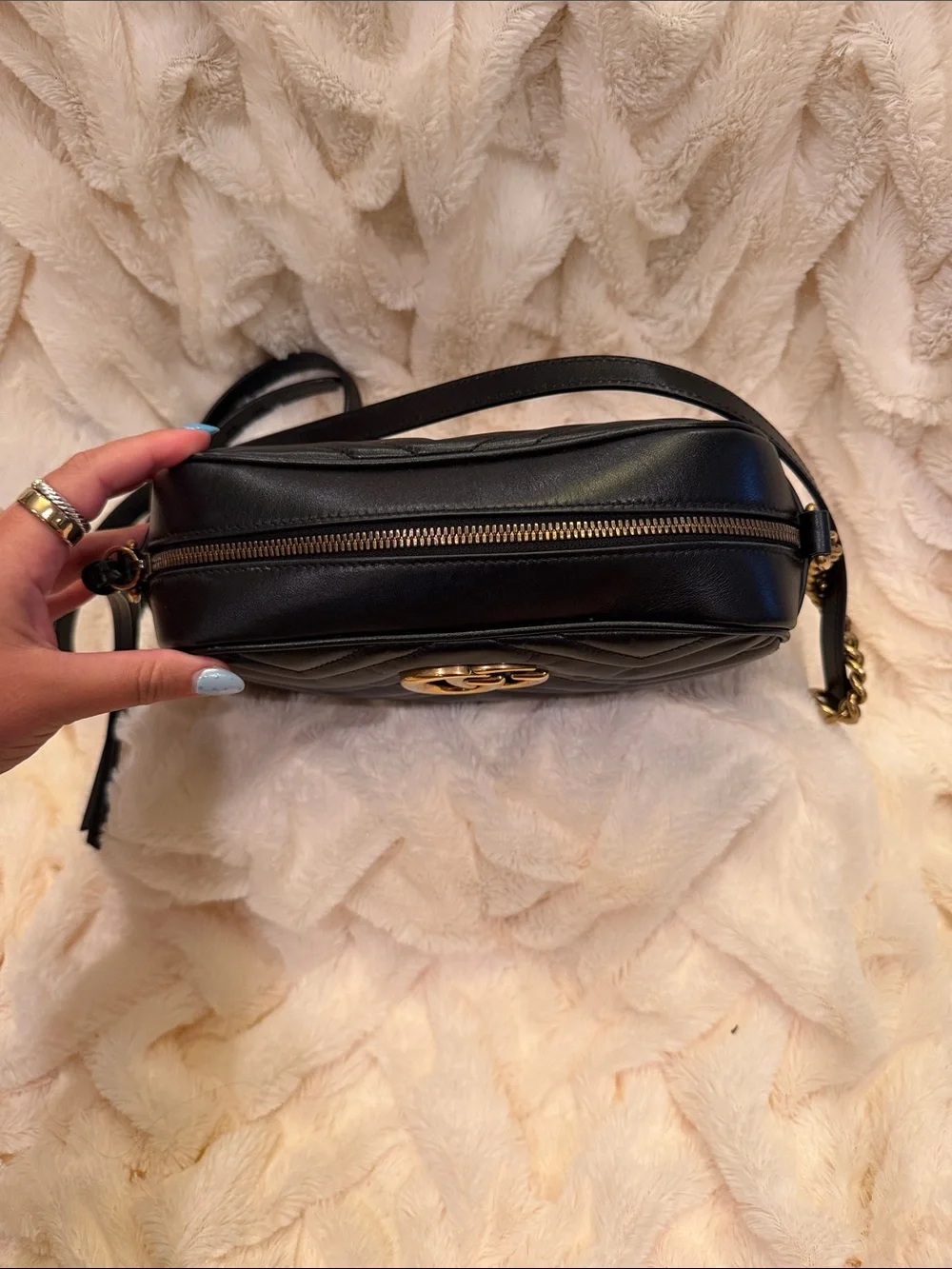 Gucci compact black