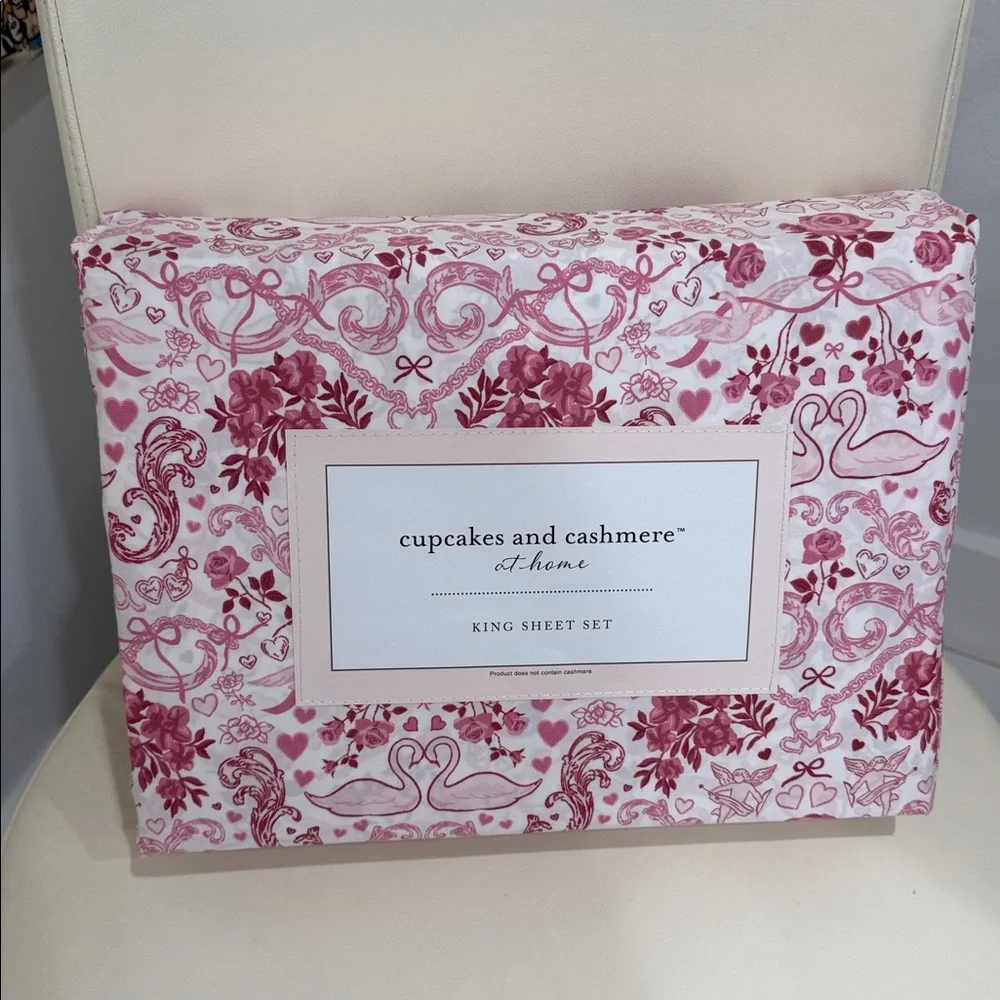 Cupcakes & Cashmere Pink/White 