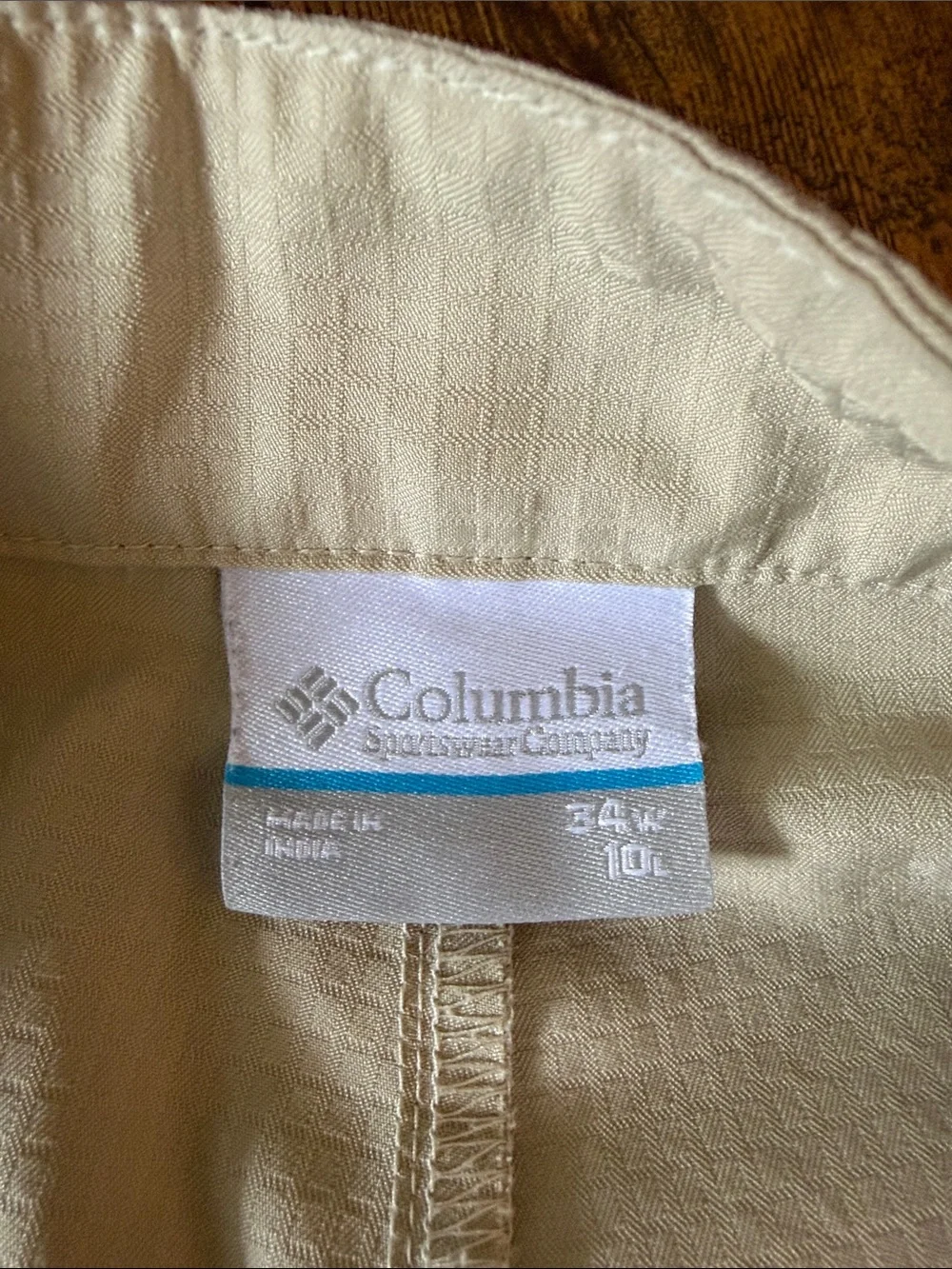 Columbia shorts tan