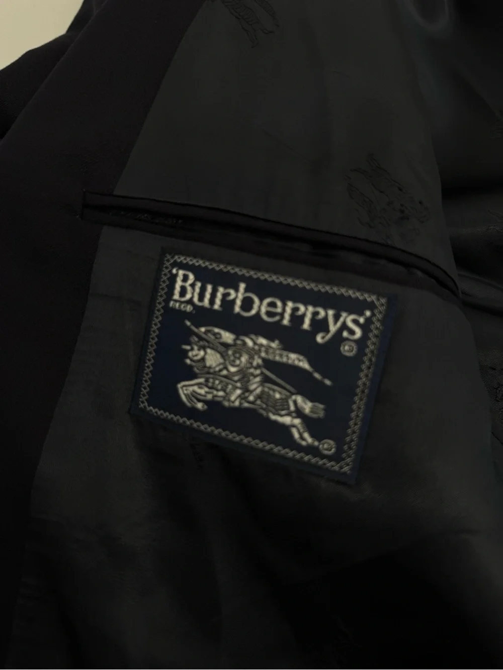 Vintage BURBERRYS Navy Blue Gold Button Super 100's Wool Double Breasted Blazer