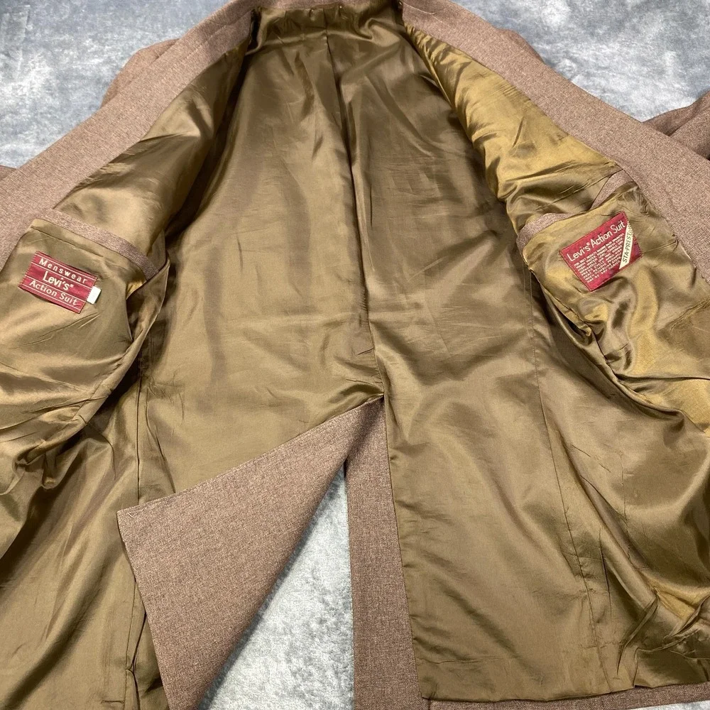 Levis excellent pre