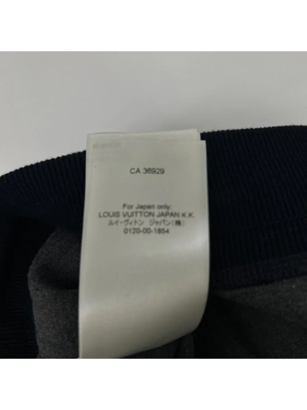 Louis Vuitton smoke description