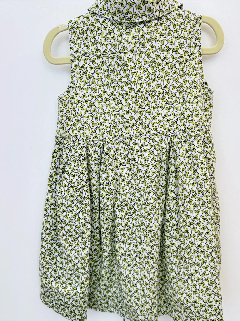 GAP lightweight sleeveless