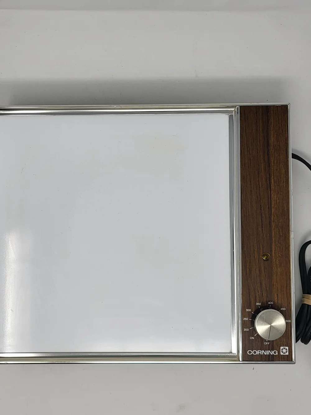 Corningware White and Brown Electric Warming Tray with Wood-Grain Side