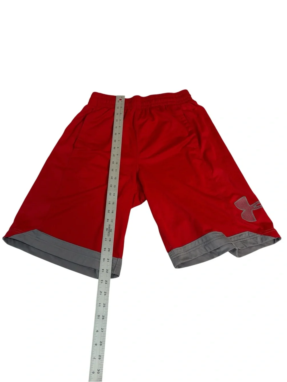 Under Armour Men’s Elastic Waist Basketball Shorts Red and Gray M