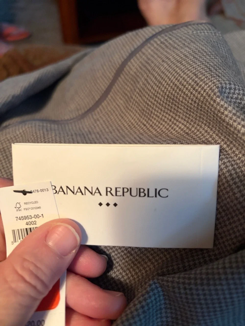 Banana Republic closure length