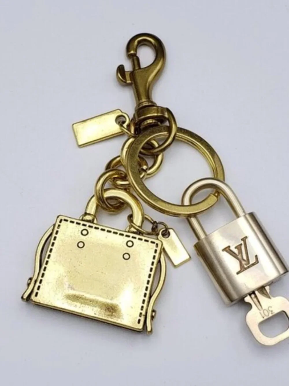 LV Gold Padlock Authentic 🔑 Luxury Bag Charm w/ Unbranded Golden Bag Keychain