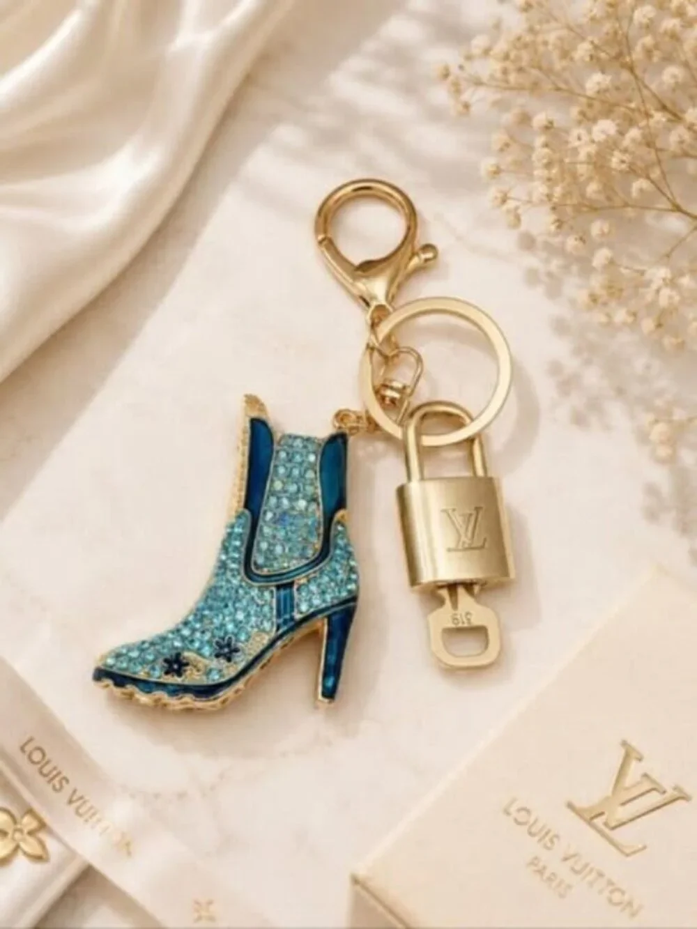 Louis Vuitton Authentic Gold Lock 🔒 Unbranded Shoe Keychain Charm for Bags