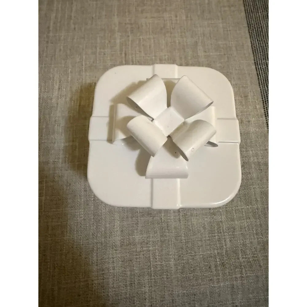 PartyLite decorative present