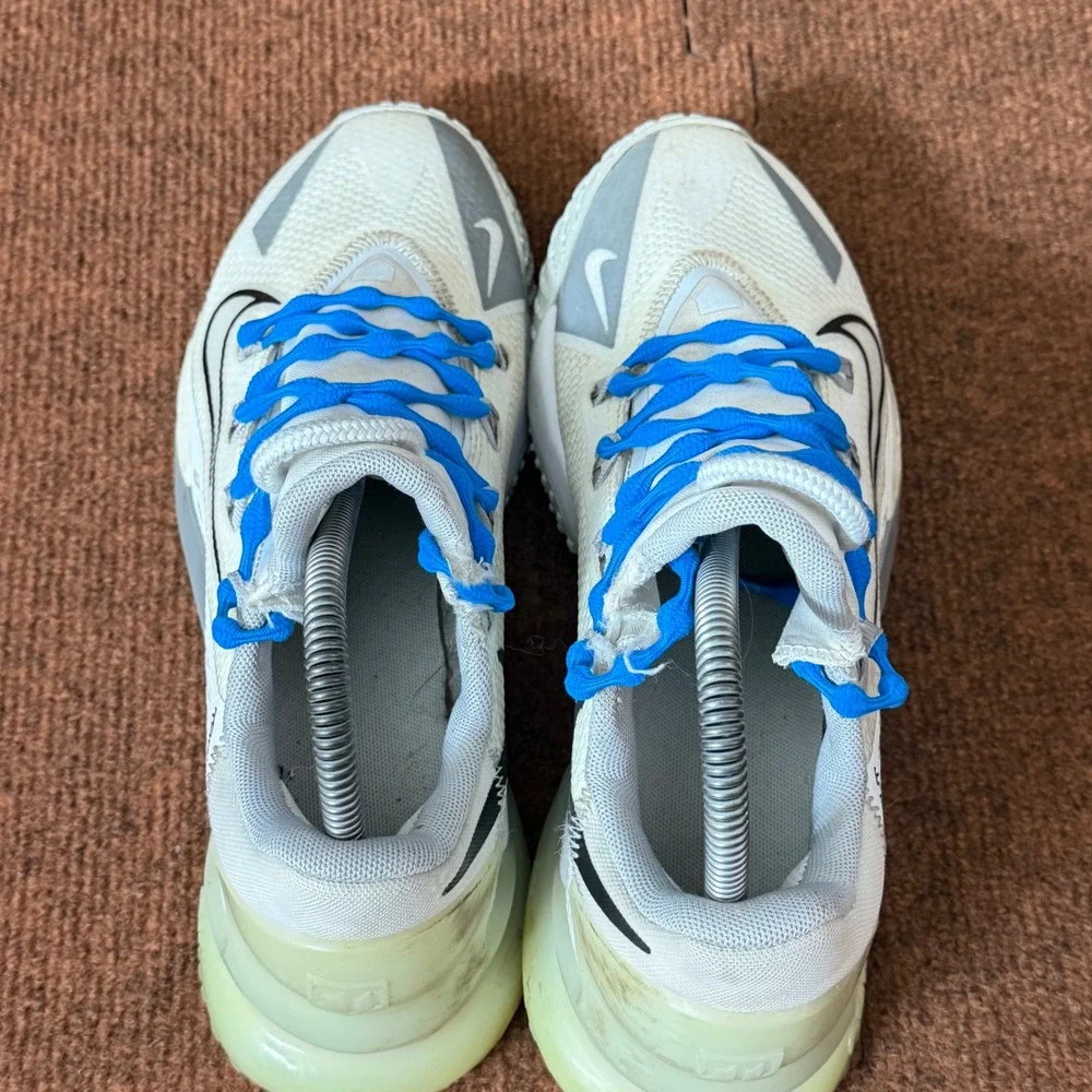 Nike traction zoom mesh