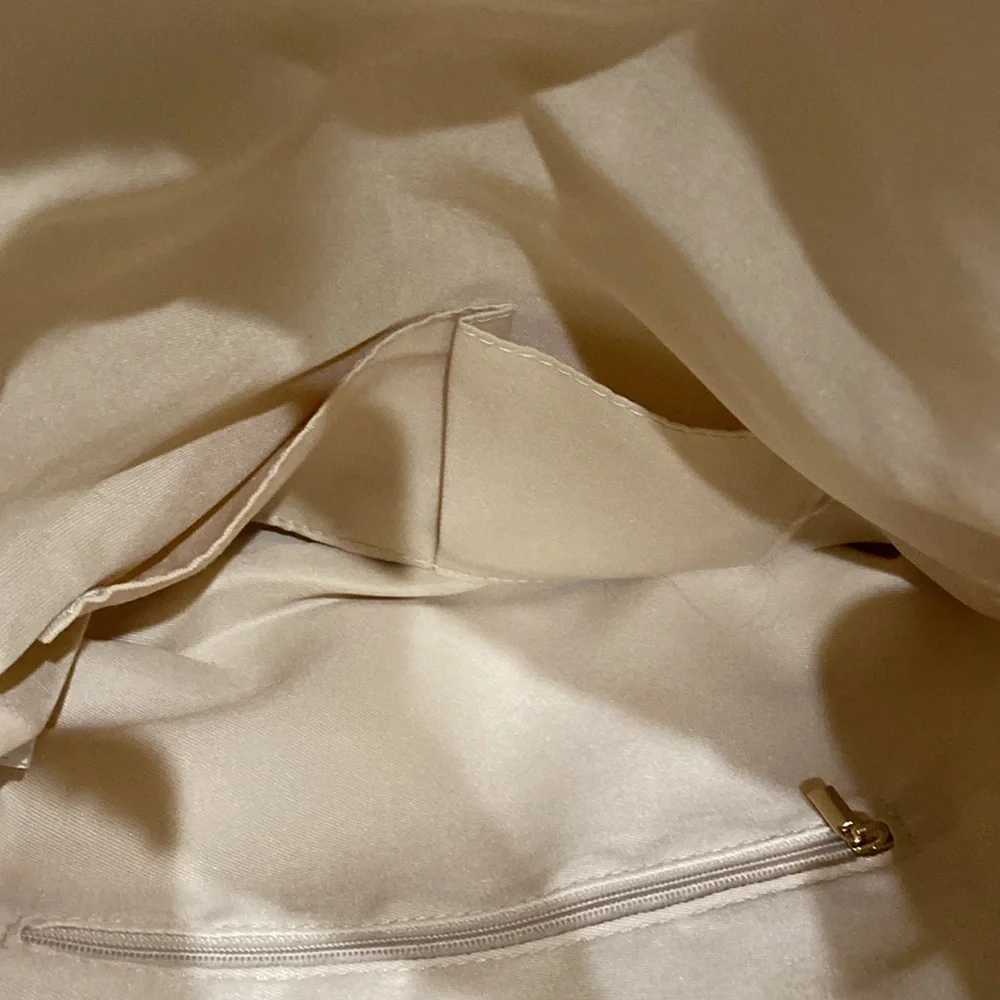 Urban Outfitters‎ white and tan rafia burlap clutch bag