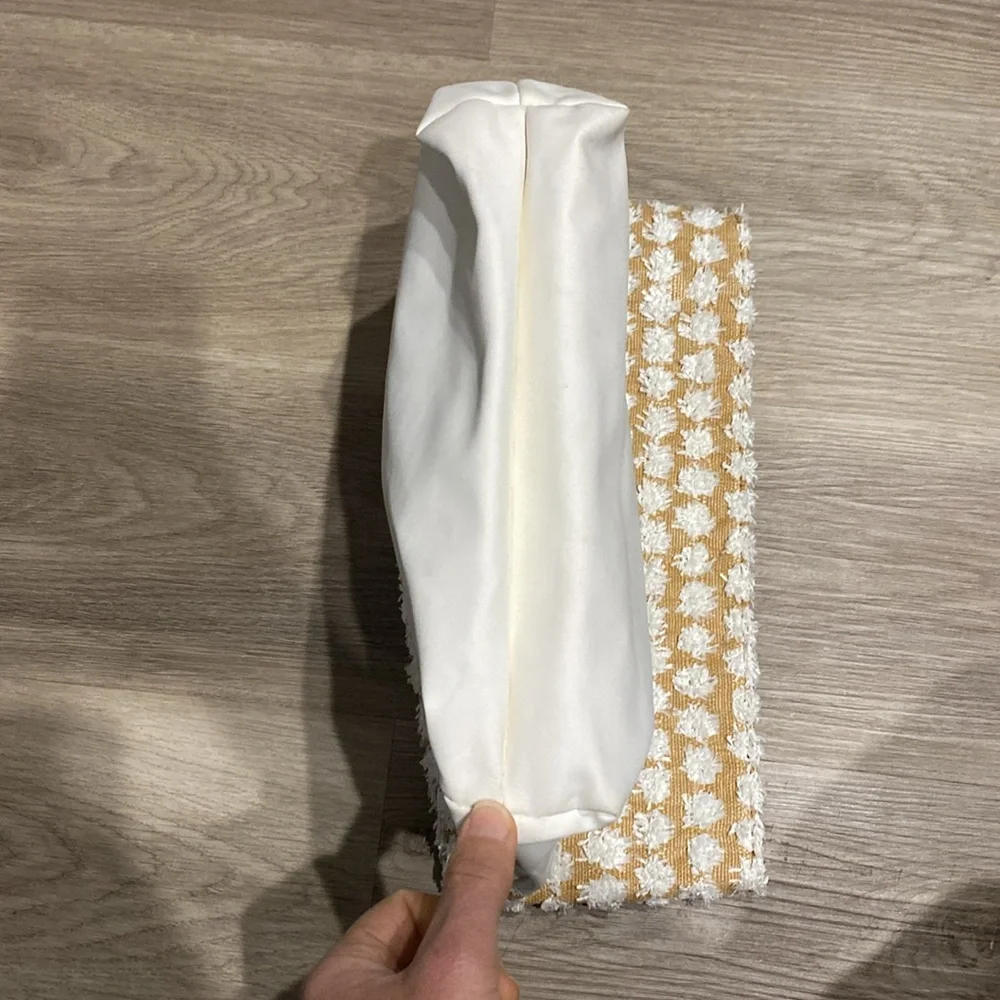 Urban Outfitters‎ white and tan rafia burlap clutch bag