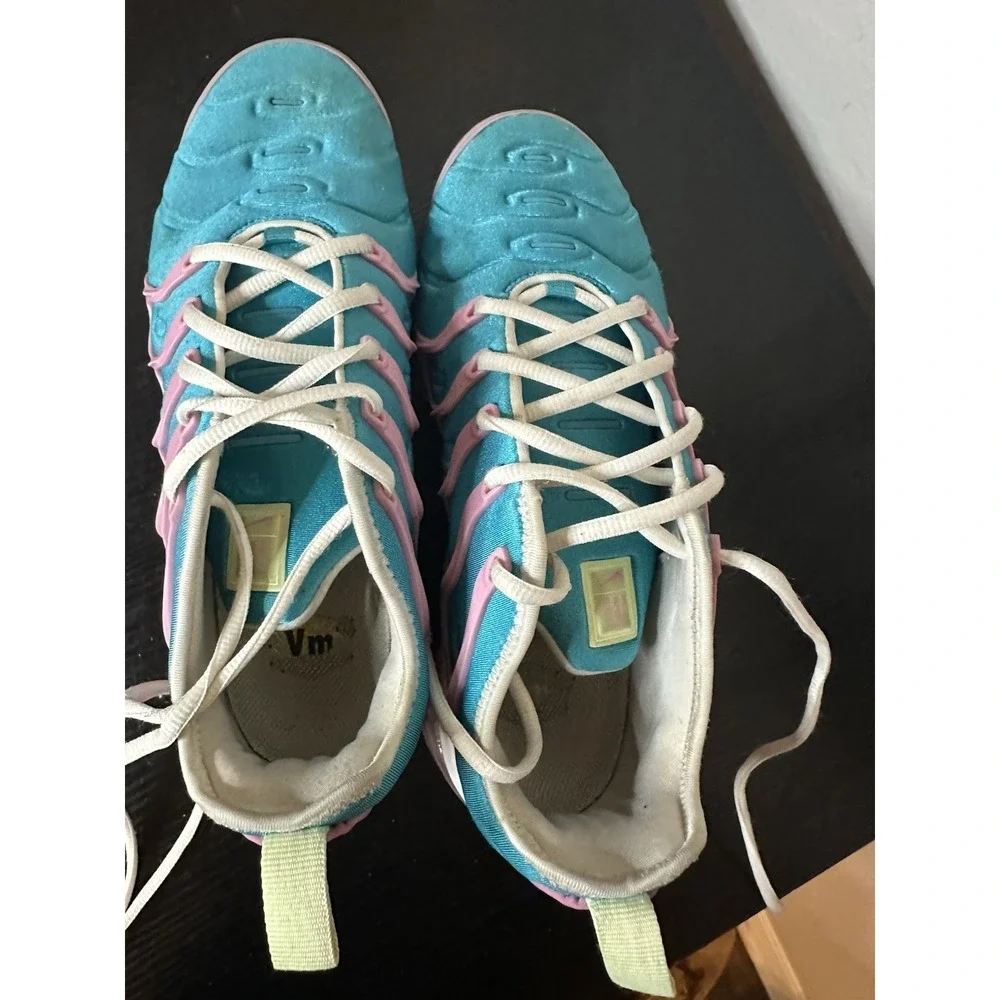 Nike sneakers size