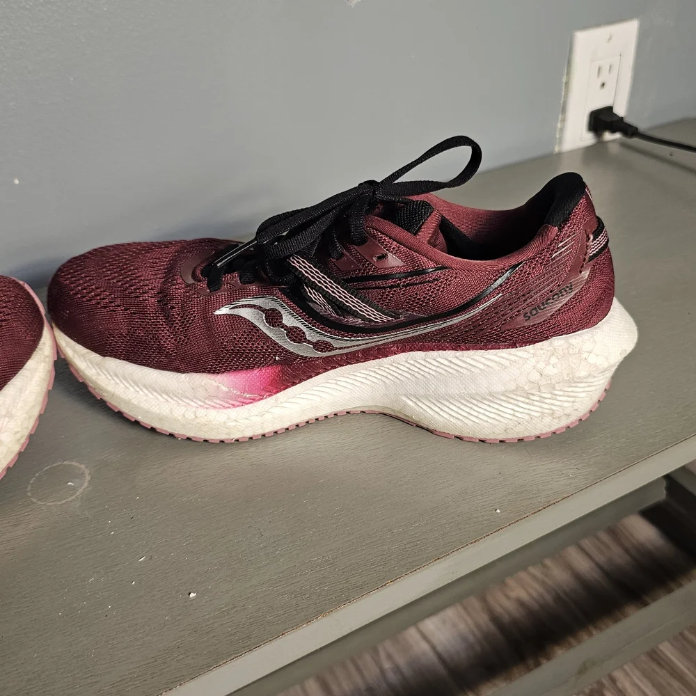 Saucony women triumph