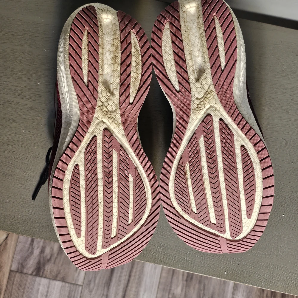 Saucony women triumph