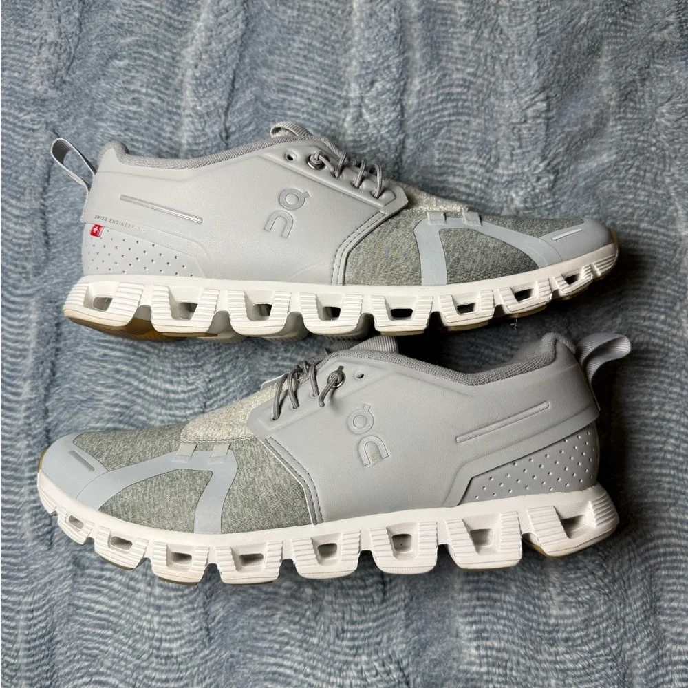 On Clouds step into