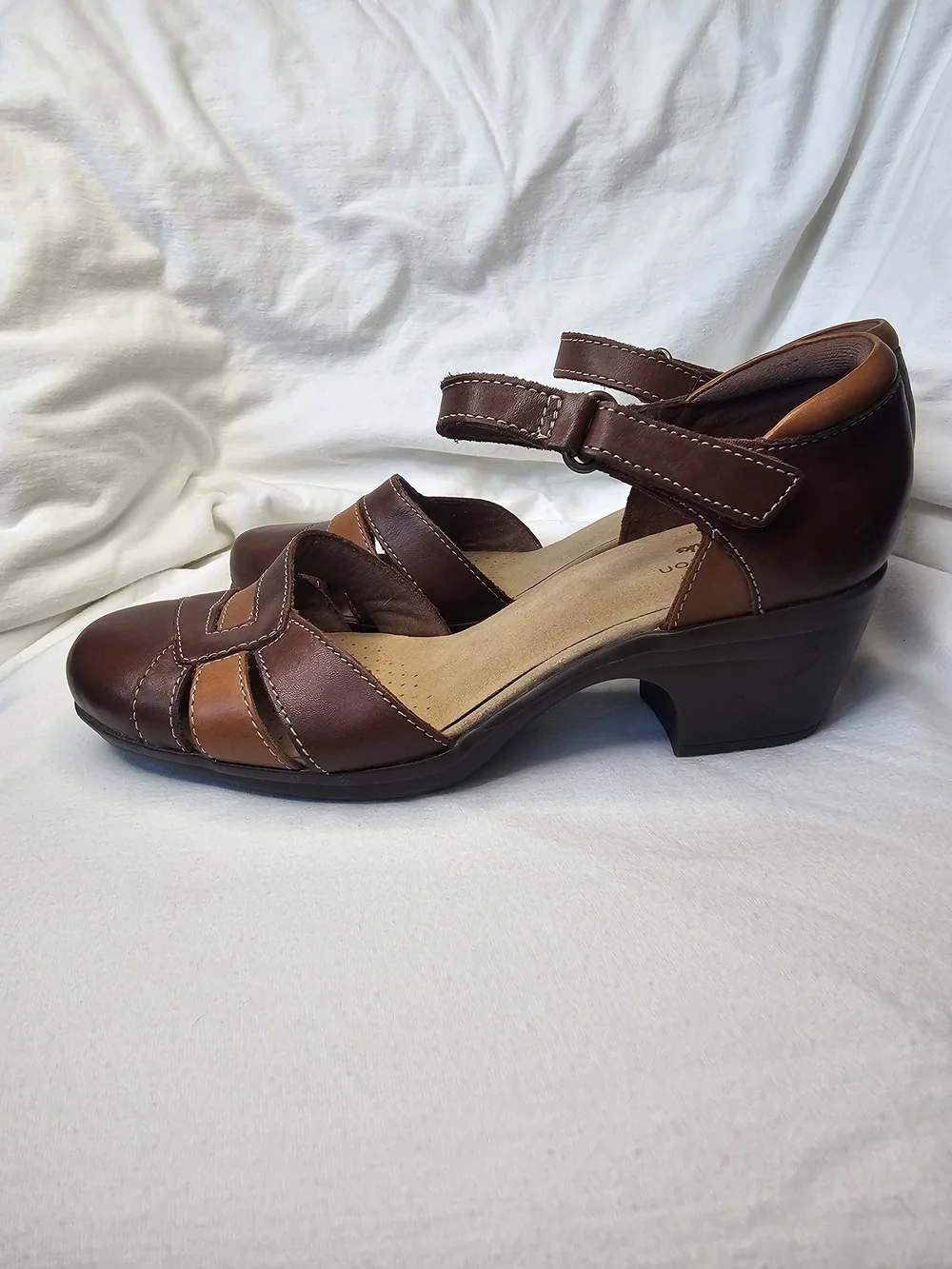 Clarks strap guest