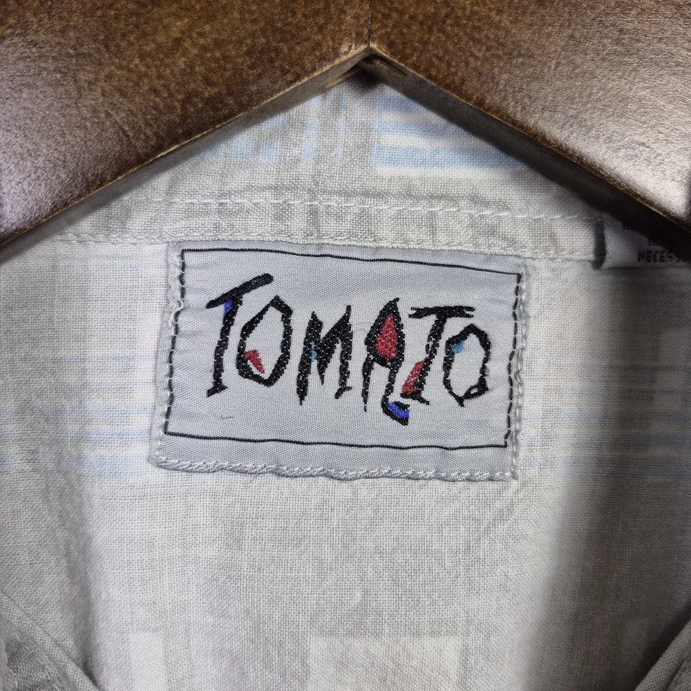 Tomato casual button