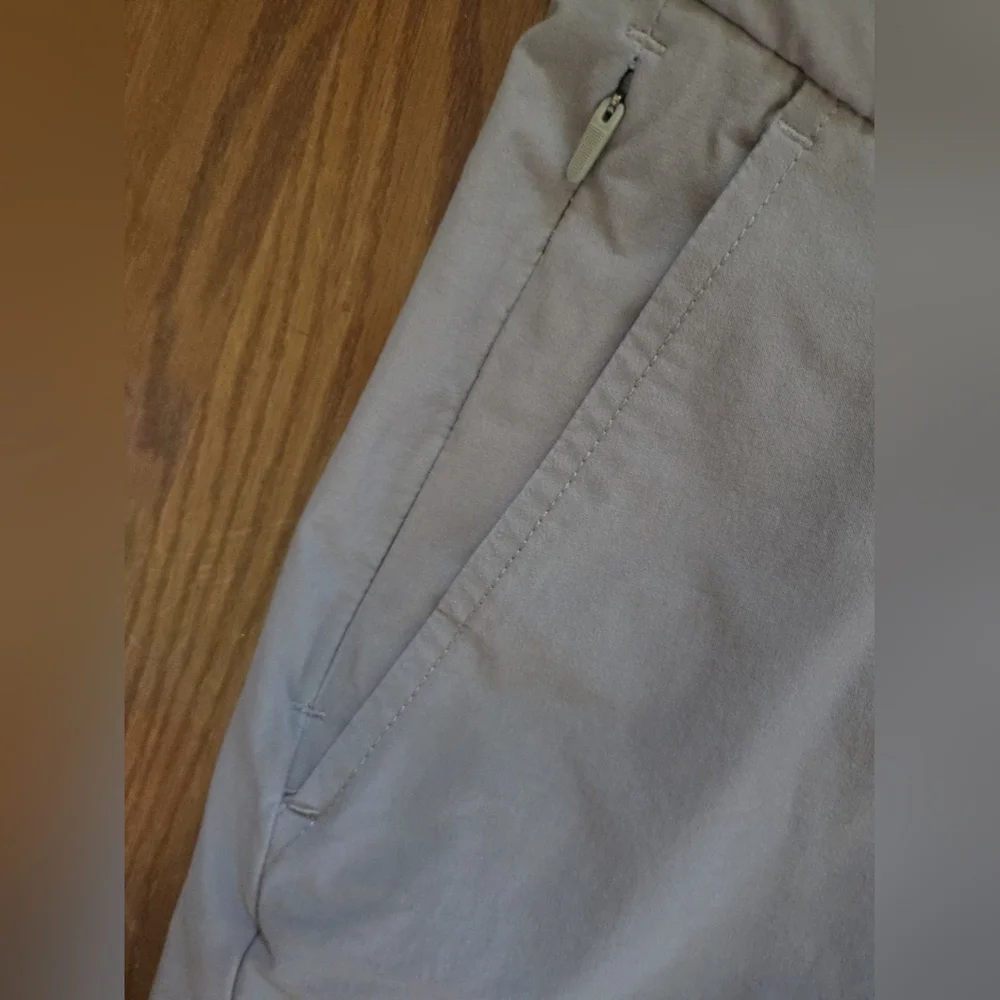 Vineyard Vines comfortable athletic