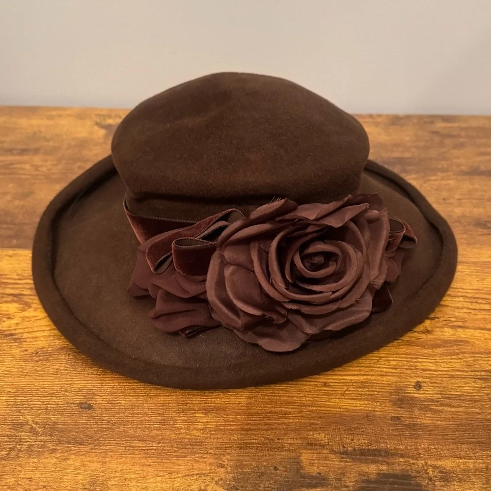 Vintage‎ Ann Vuille 1980s Brown Felt Hat Velvet Band Large Rosette Flower