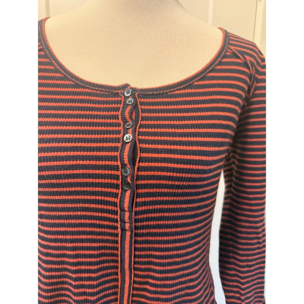 We The Free People Womens Medium Striped Henley Thermal‎ Top Navy Rust Orange