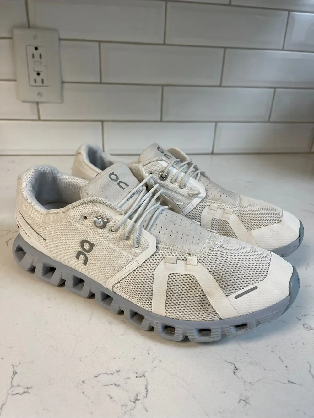 On Running ON Women’s Cloud 5 'White Chambray' Size 10 Style # 59 98886