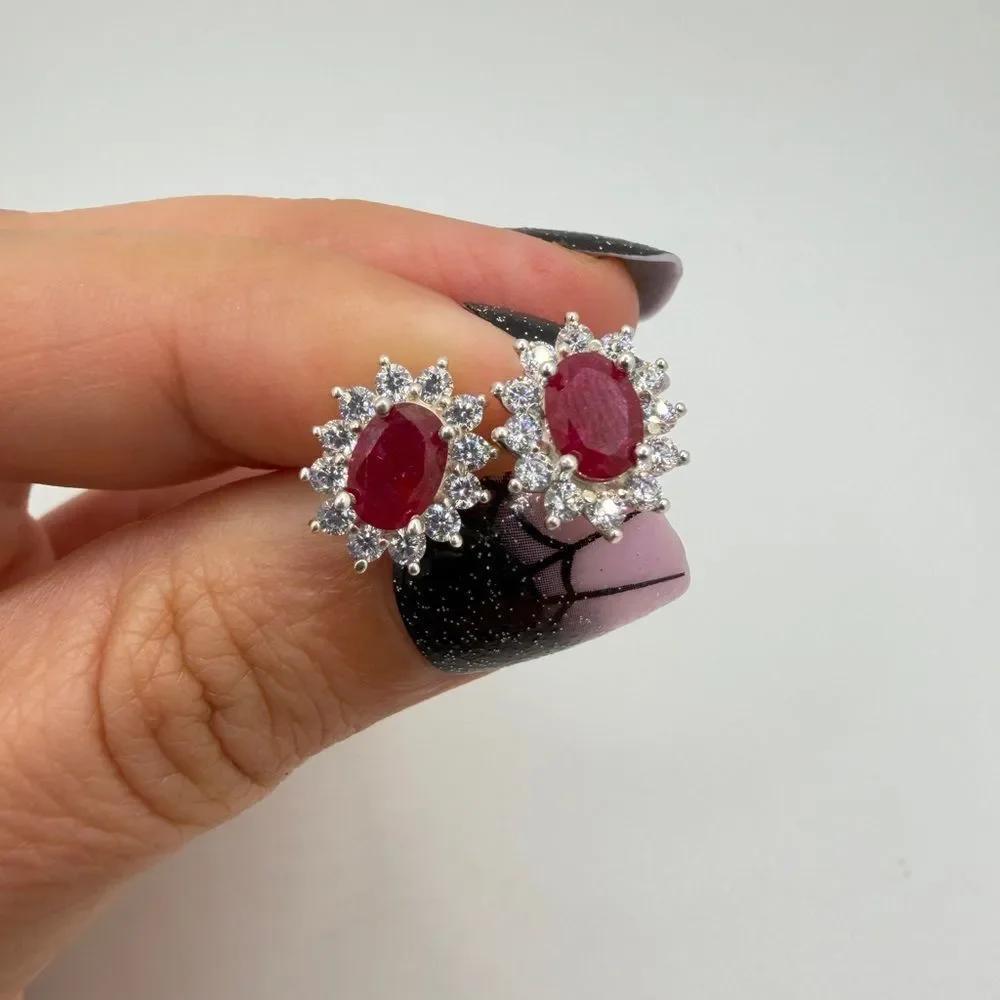 Jenstones LLC had jeweler