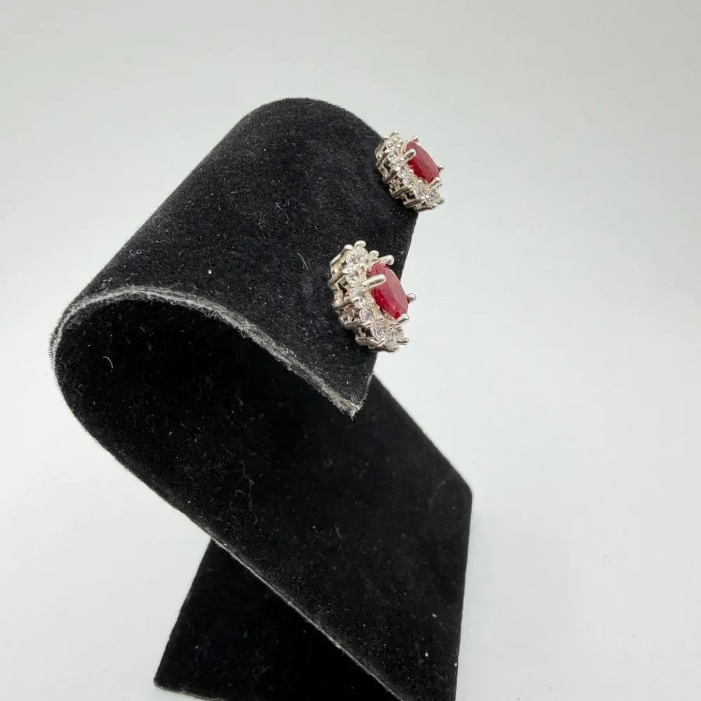 Jenstones LLC had jeweler