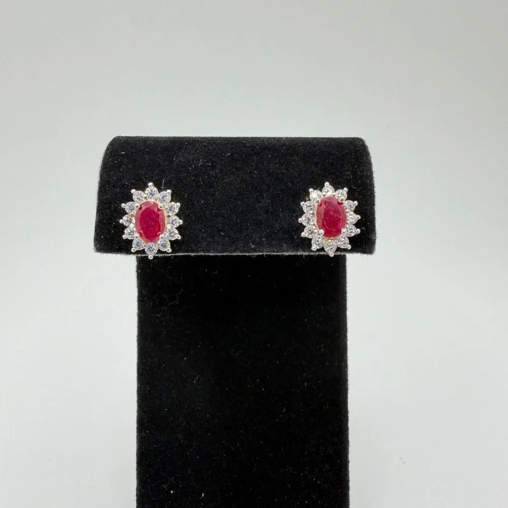 Jenstones LLC had jeweler