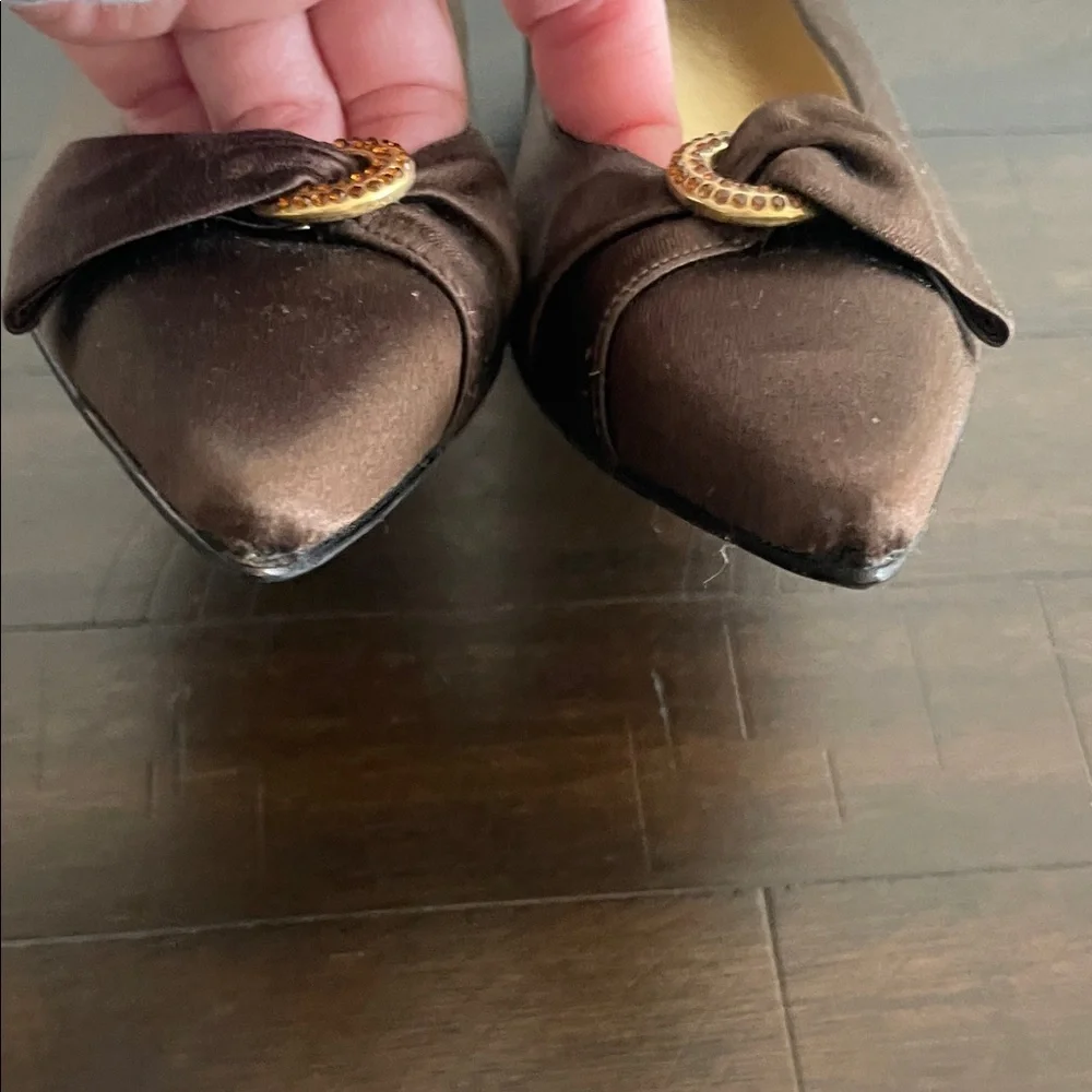 Stuart Weitzman Brown Heels Gold Bow Accent Size 8