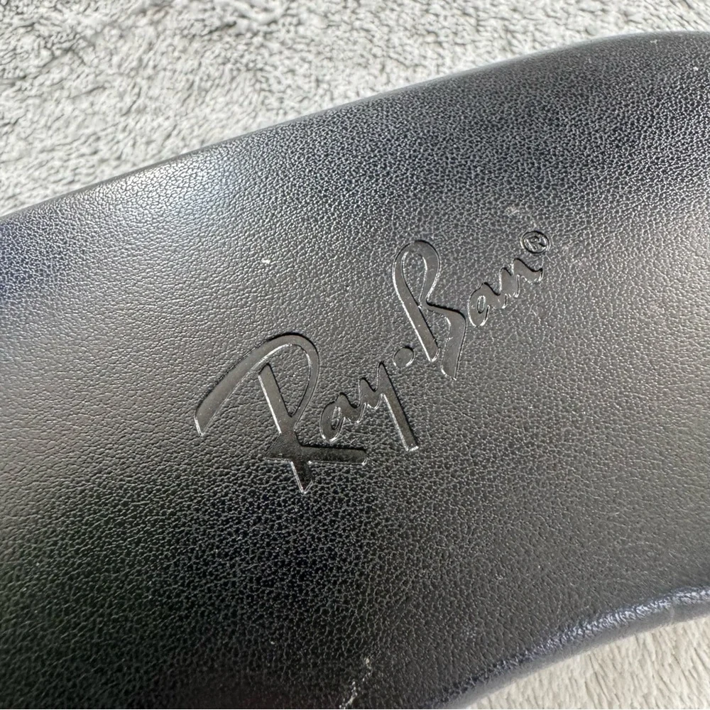 Ray-Ban product pre